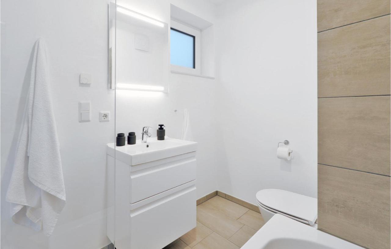 Nice Apartment In Lembruch-Duemmer See With Wifi Екстер'єр фото